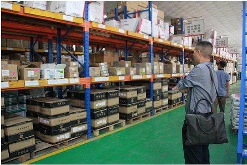 名匠裝飾集團倉庫