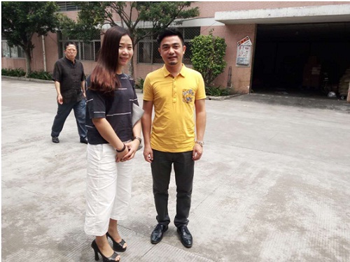 材通實業(yè)總經(jīng)理魏麗慧與名匠裝飾(集團)李俊總裁